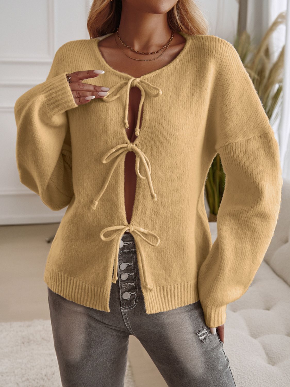Nina | Cardigan with dropped shoulders and tied crew neck