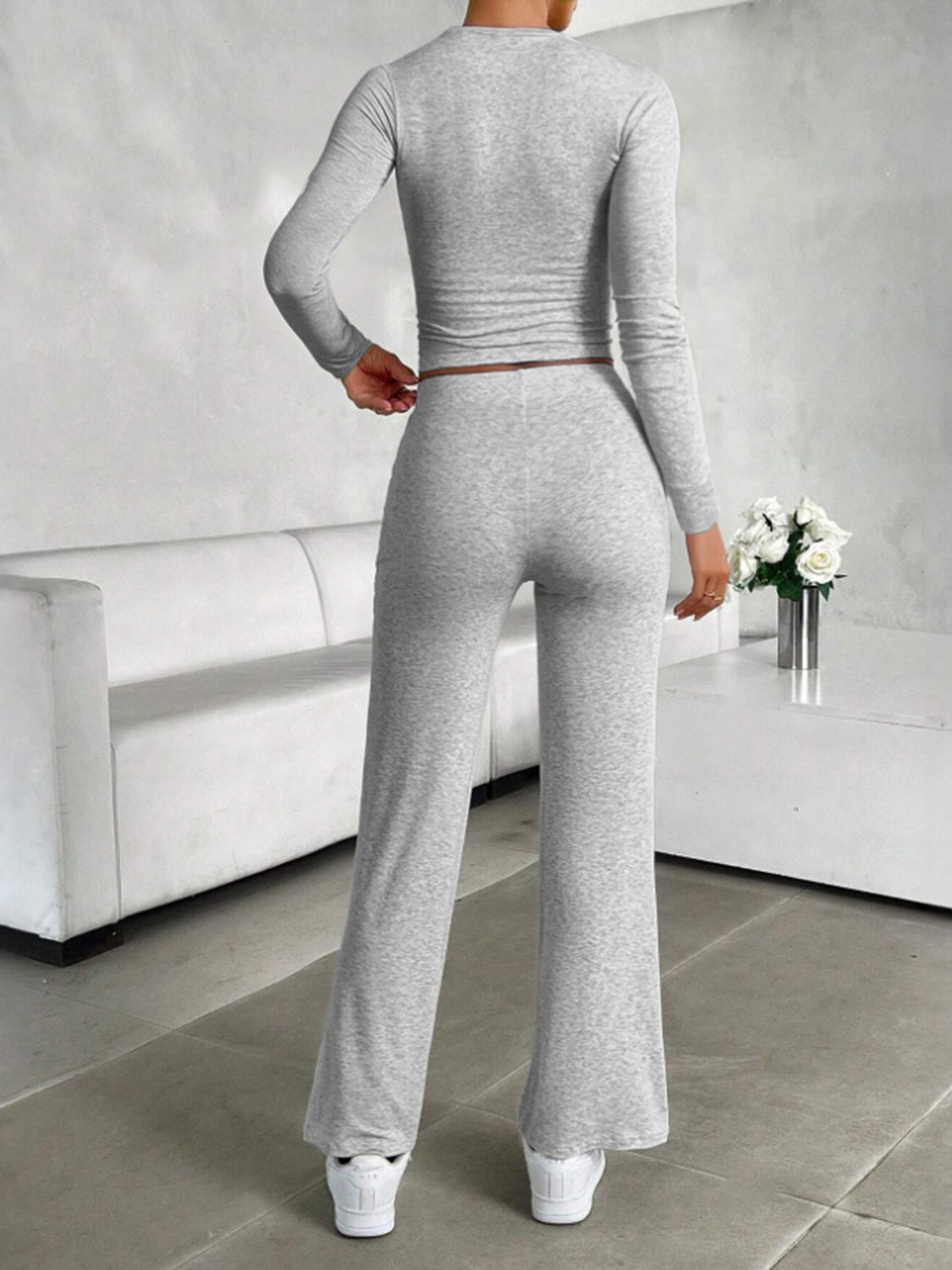 Melisa | Set consisting of a long-sleeved crew neck top and drawstring trousers