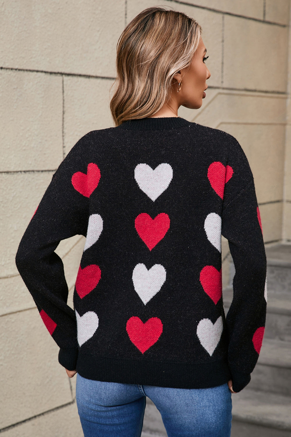 Tabea | Heart-shaped, long-sleeved crew neck sweater