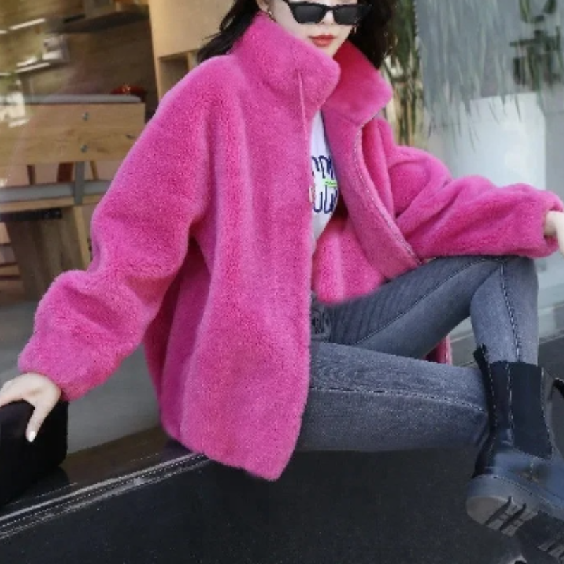 Sandra | Modern and versatile winter garment.
