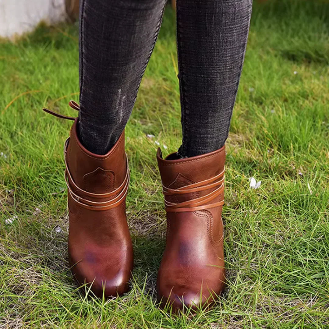 Sandra | Stylish and supportive orthopedic footwear.