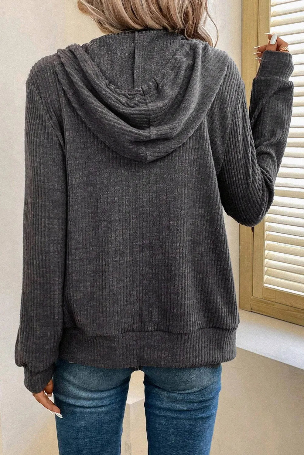 Bernadette | Long sleeve hooded jacket with drawstring and zip fastening