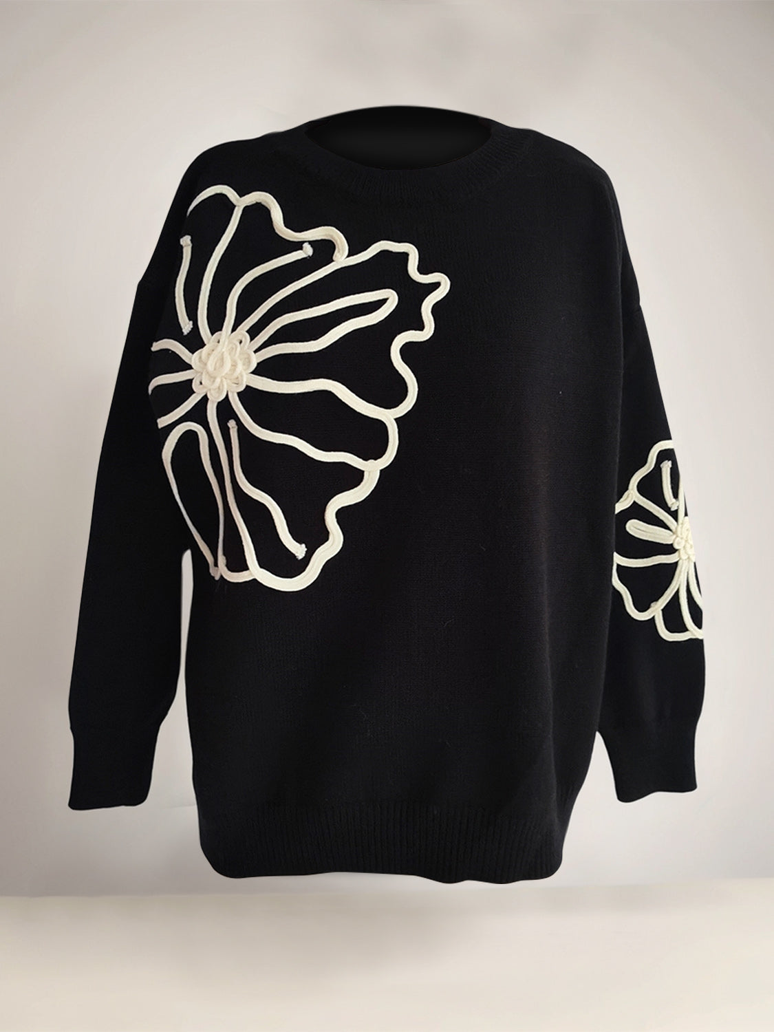 Gerda | Long-sleeved sweater with a floral crew neck