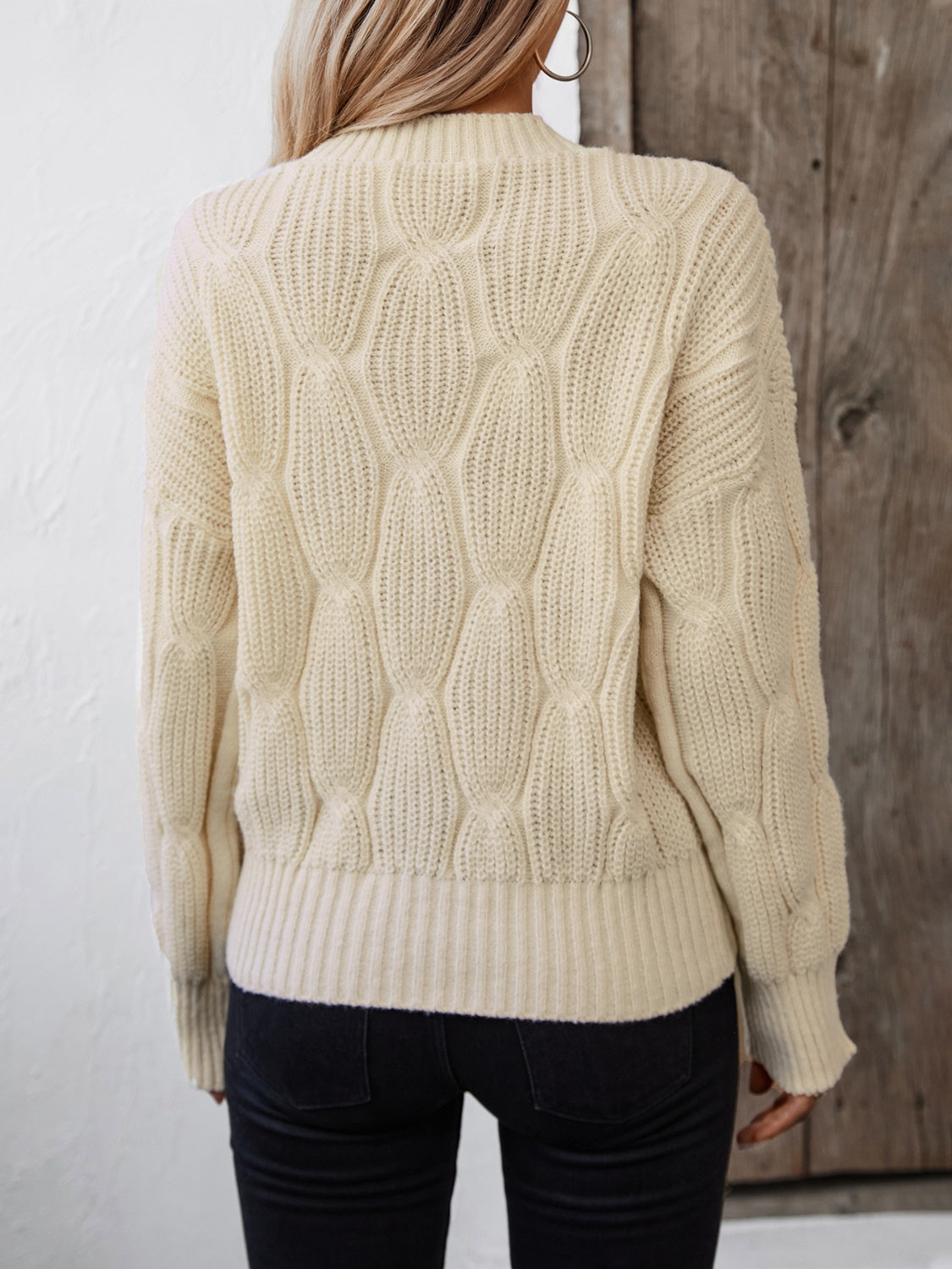 Delfina | Round neck sweater with low shoulders