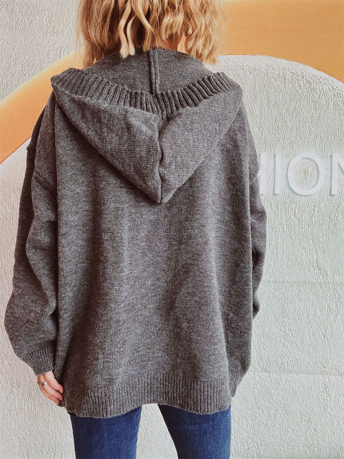 Beatrice | Long-sleeved cardigan with hood and dropped shoulders