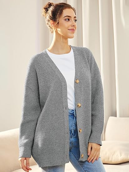 Tatjana | Lightweight cardigan with V-neck and buttons