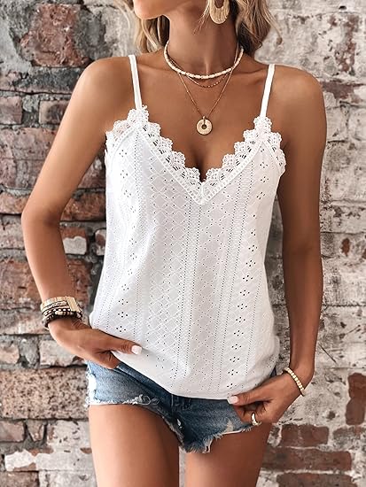 Mara® | Top d'été sans Manches for women with turtleneck and V and garniture en dentelle