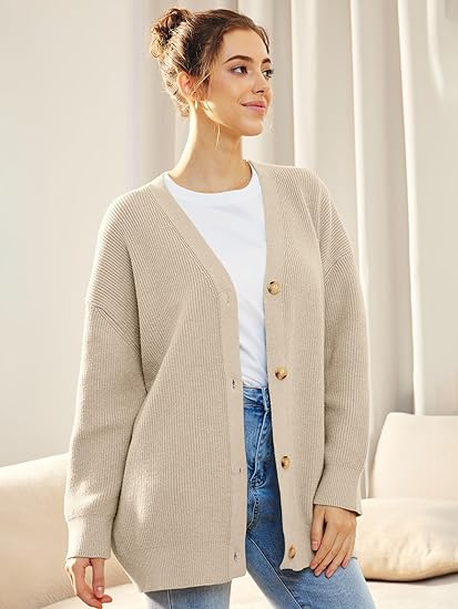 Tatjana | Lightweight cardigan with V-neck and buttons