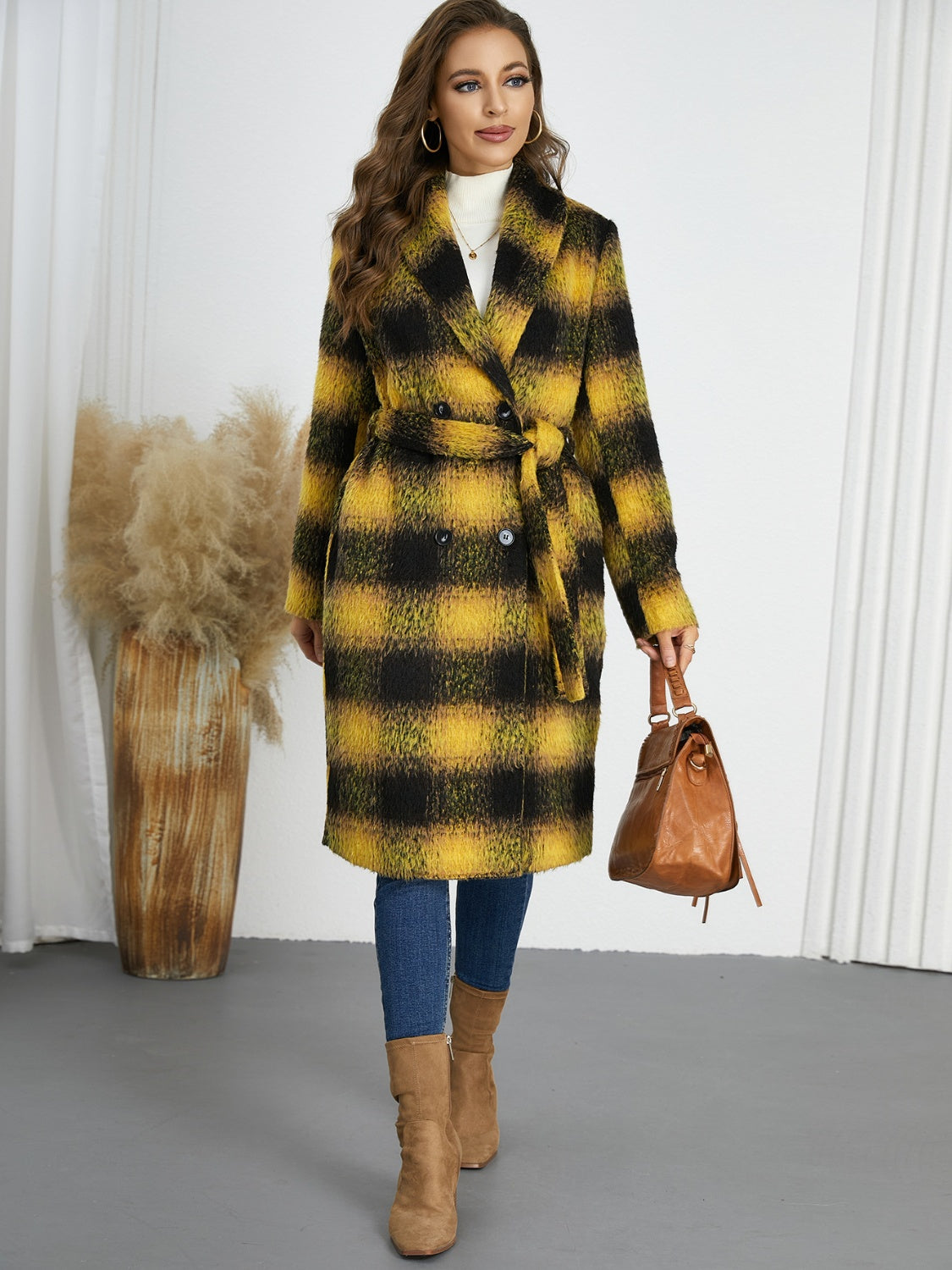 Rosario | Checked, long-sleeved coat with a tie waist