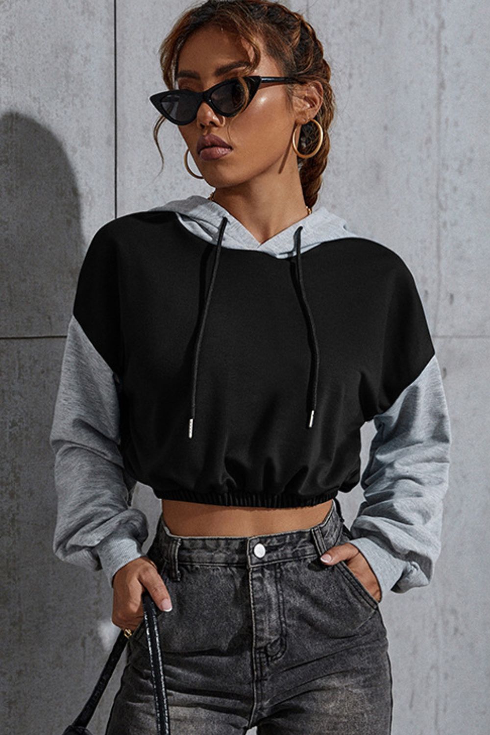 Alicia | Perfee contrast hoodie with long sleeves and a short cut