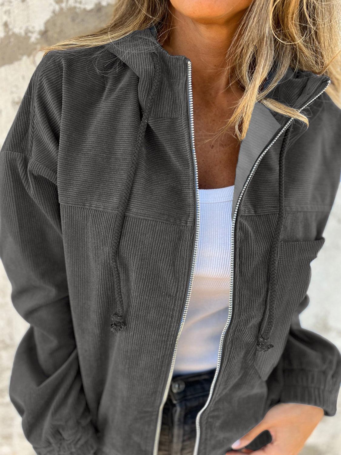 Edith | Long sleeve hooded jacket with drawstring and zip fastening