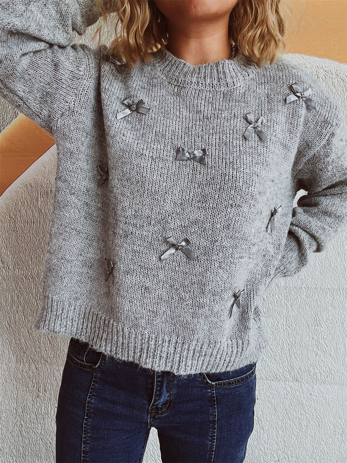 Maite | Long-sleeved sweater with a crew neck and bow trim