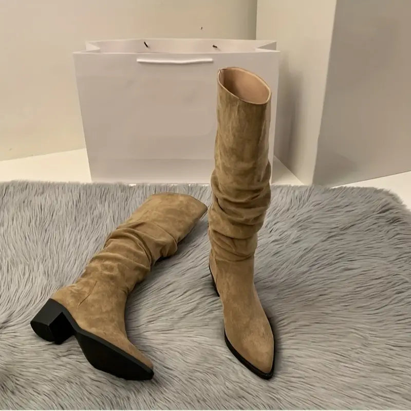 Alina | Robust, pointed ankle boots