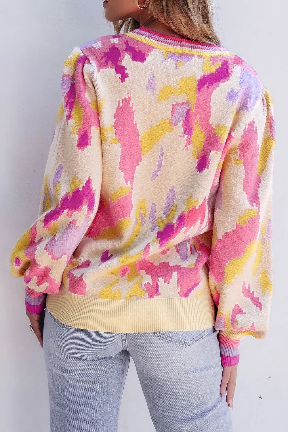 Kristina | Contrasting long-sleeved sweater with a crew neck