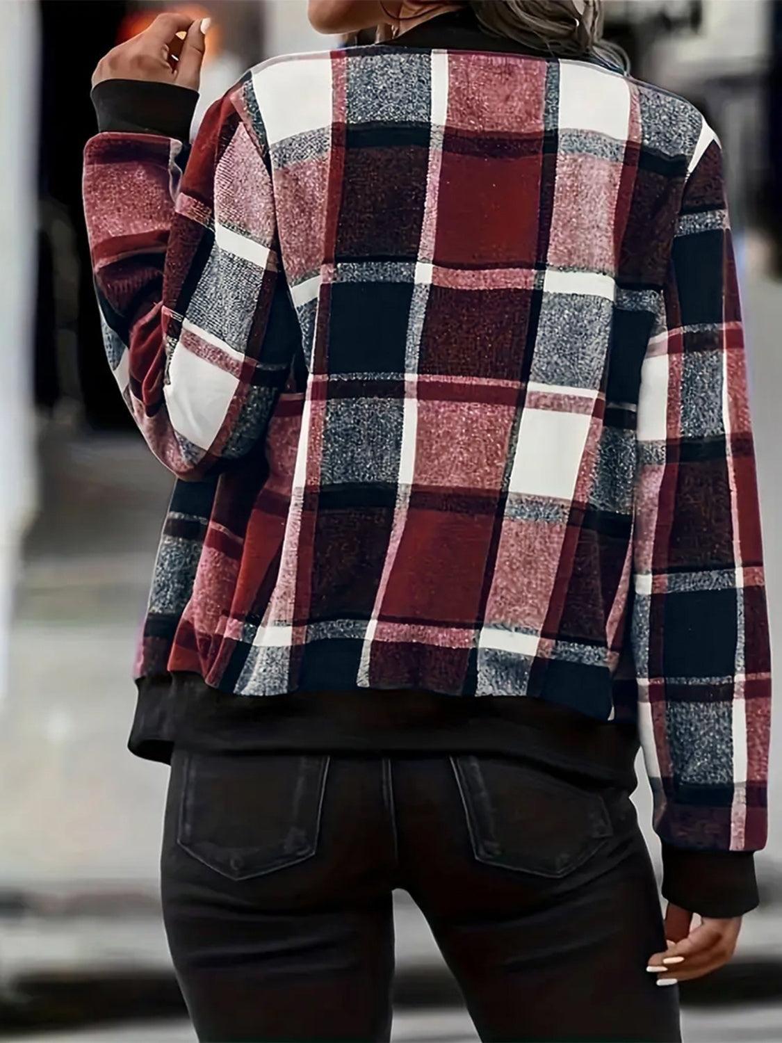 Klara | Oversized checked jacket with baseball collar and zip fastening