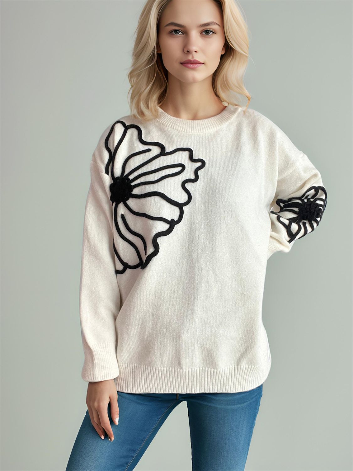 Gerda | Long-sleeved sweater with a floral crew neck