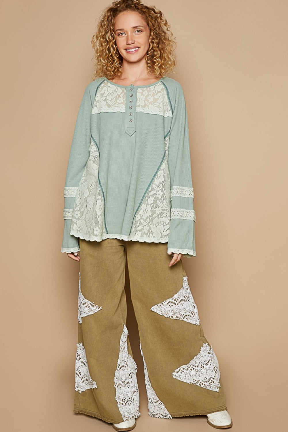 Diana | Long sleeve thermal top with crew neck and lace trim