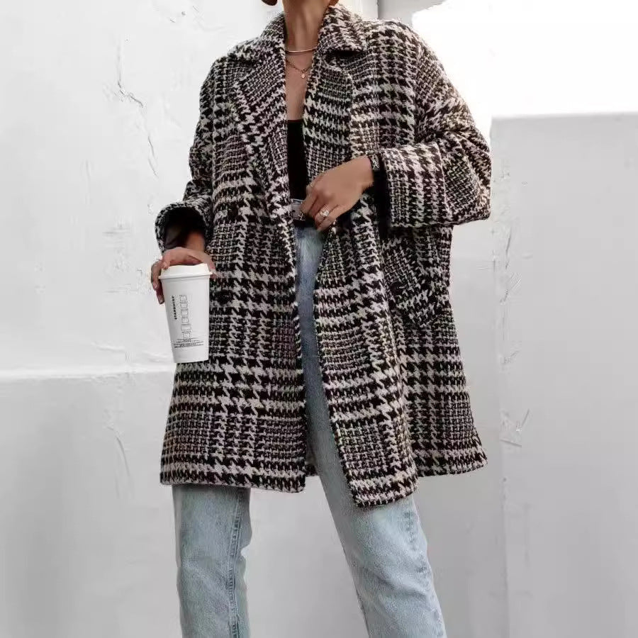Patricia | Long-sleeved coat with a houndstooth collar and pockets