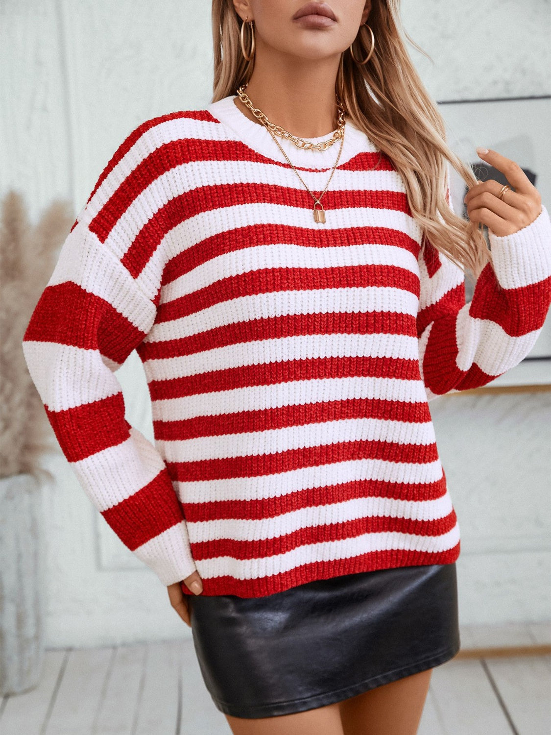 Karen | Striped long-sleeved sweater with a crew neck