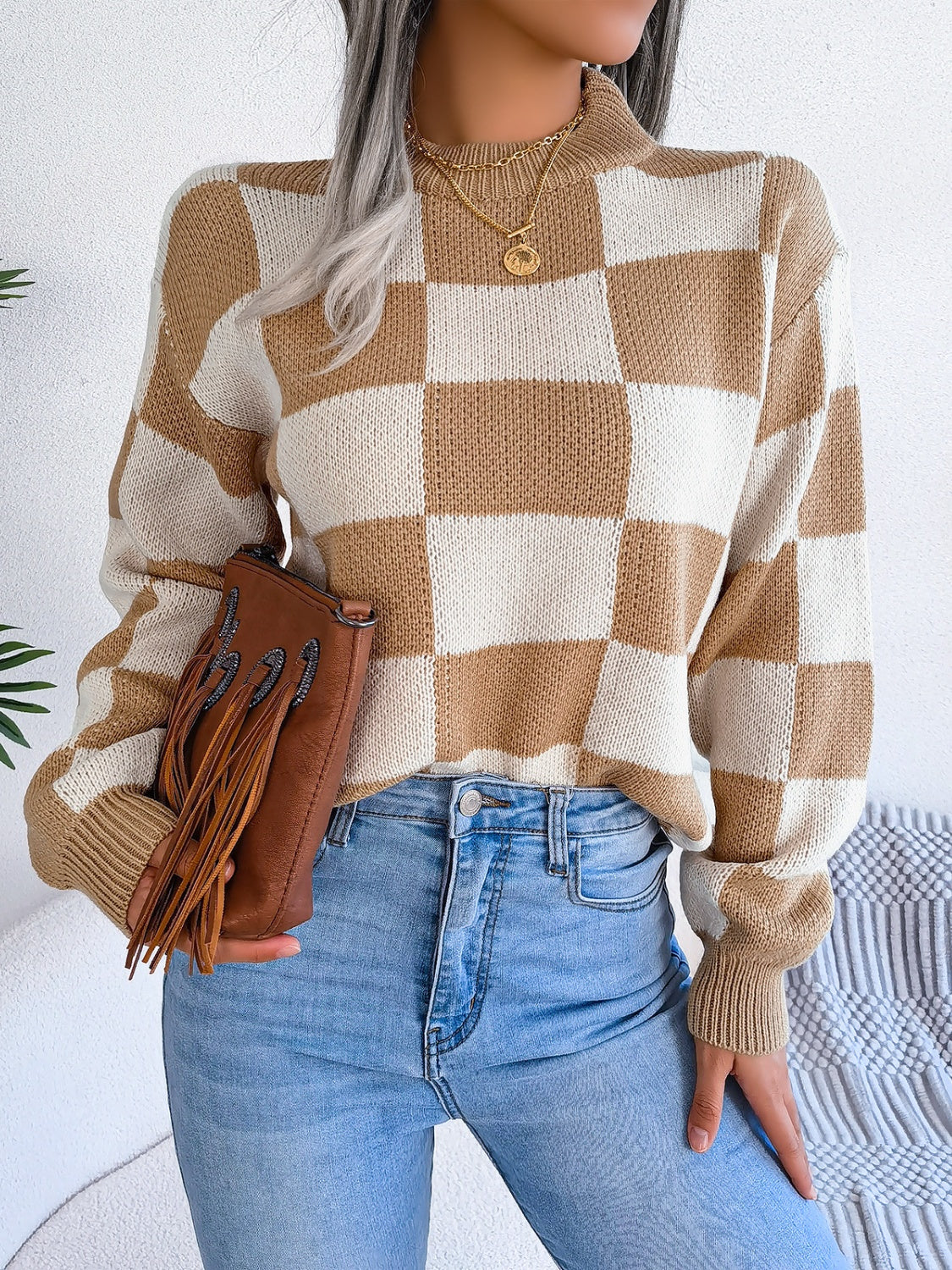 Elsa | Checked long-sleeved sweater with stand-up collar
