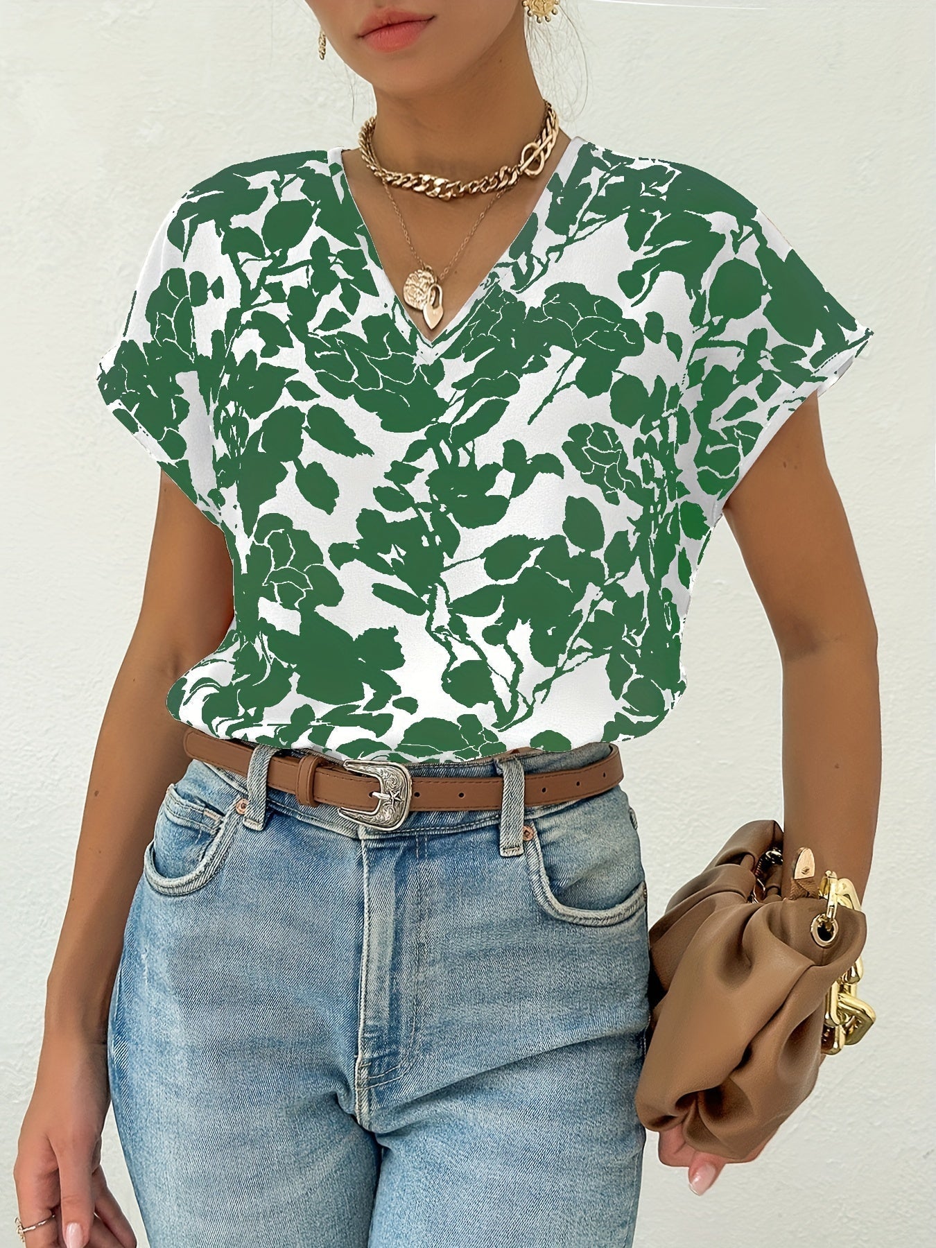 Norma® | Blouse fleurie with encolure and V