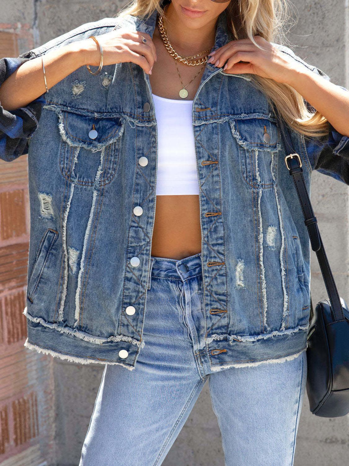 Alma | Denim jacket with raw hem and checked sleeves