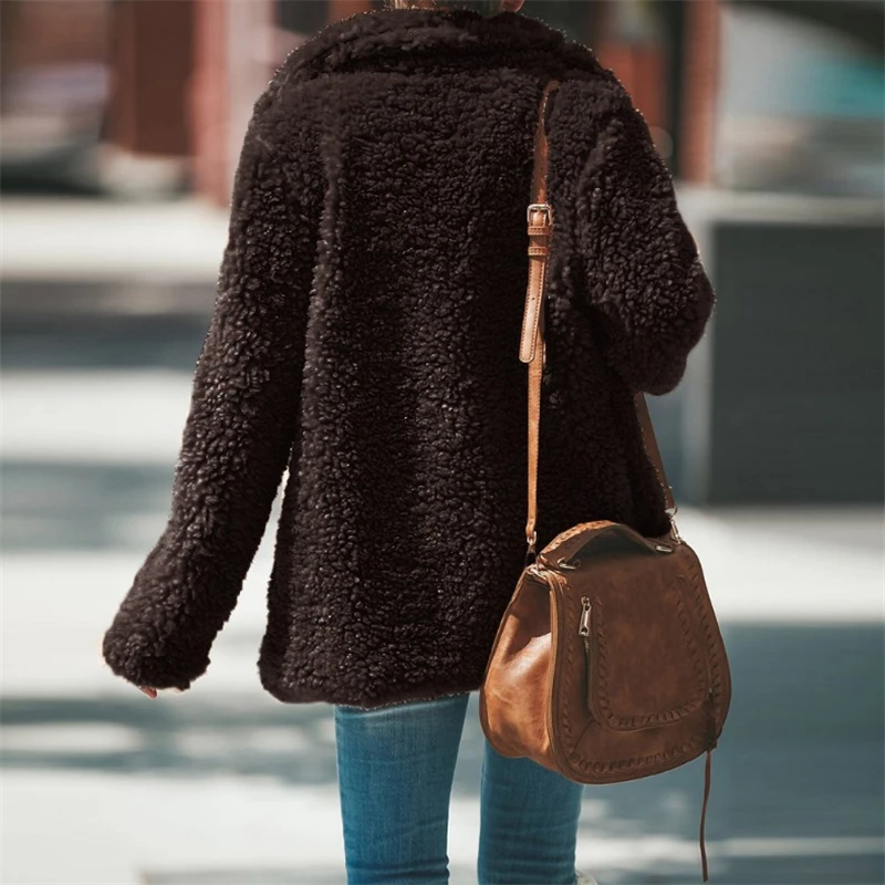 Silvia | Timeless and elegant winter clothing