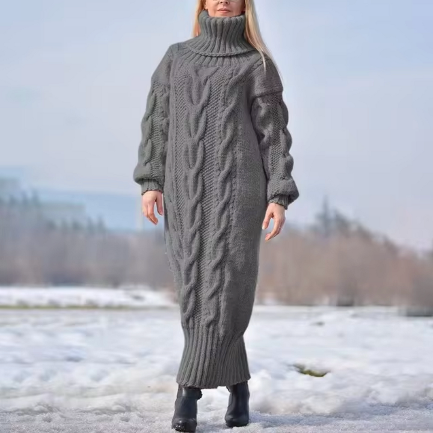 Maria Eugenia | Turtleneck sweater, long dress