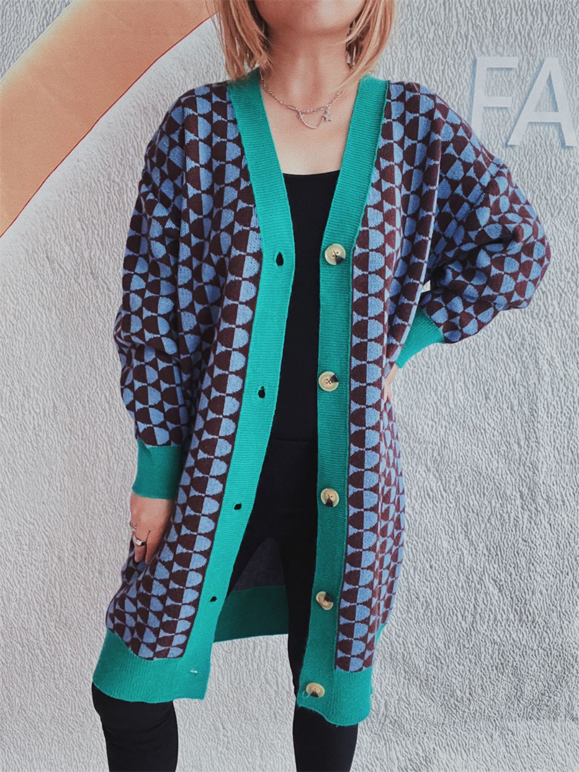 Fabiola | Geometric cardigan with buttons and contrast trim