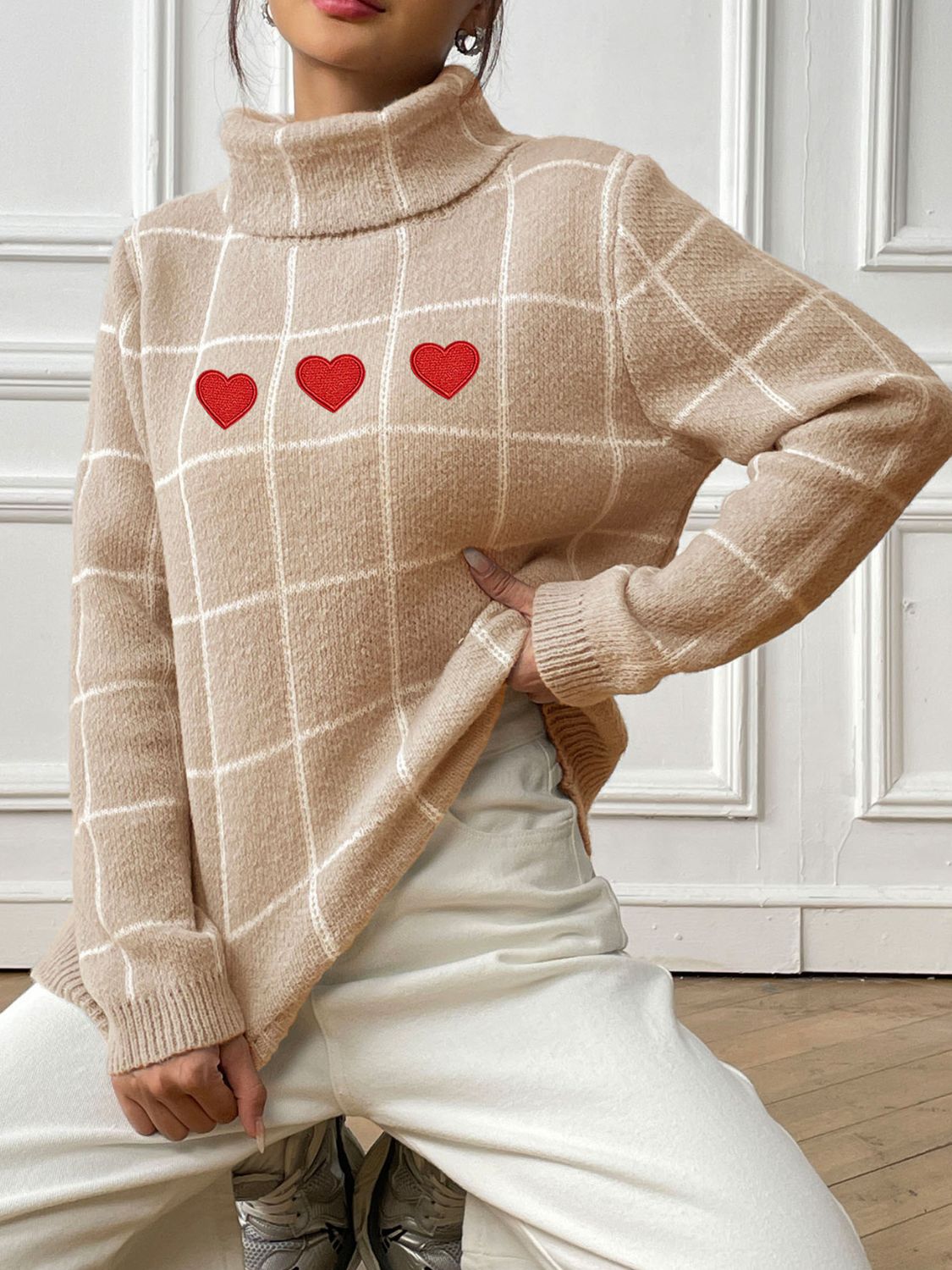 Marianna | Long-sleeved turtleneck sweater with a heart-shaped check pattern
