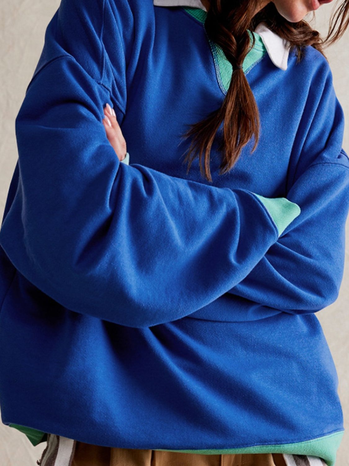Ilona | Contrasting long-sleeved sweatshirt with dropped shoulders