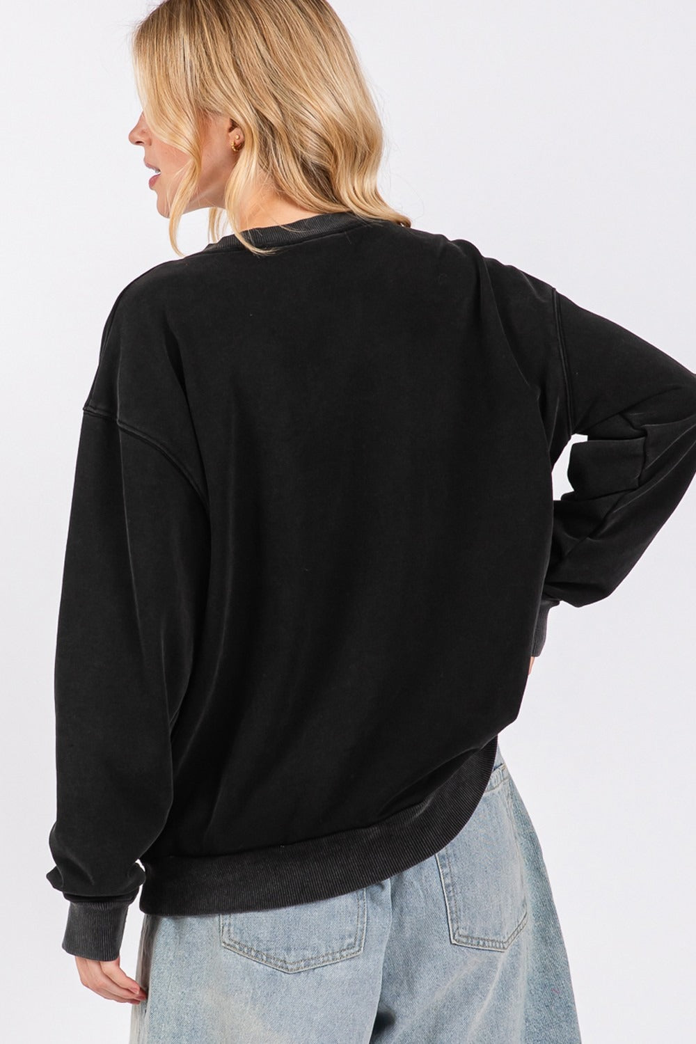 Begoña | SAGE + FIG crew neck sweatshirt with USA letter patch