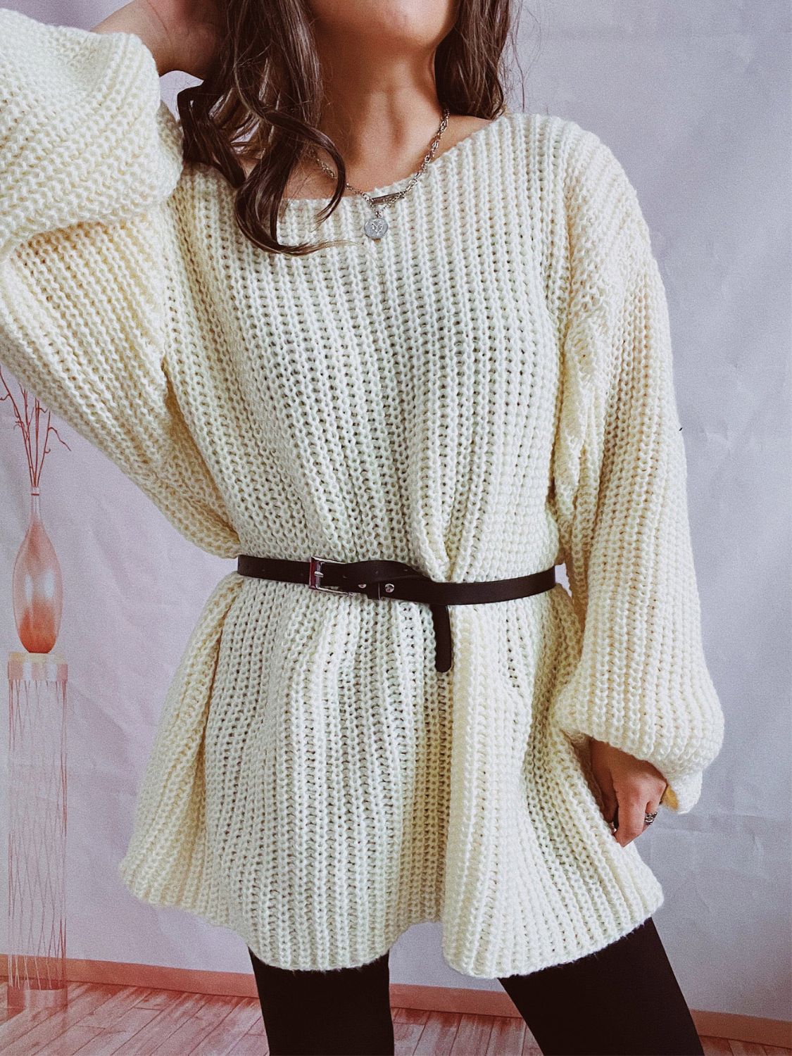 Regina | Long-sleeved sweater with a boat neck and belt