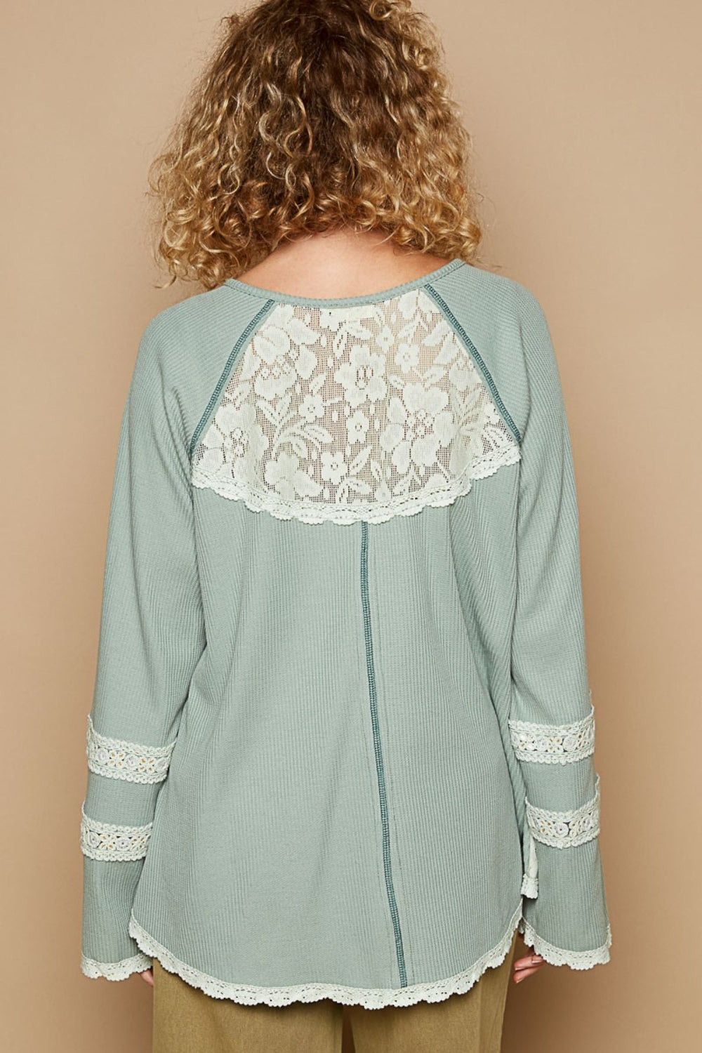 Diana | Long sleeve thermal top with crew neck and lace trim