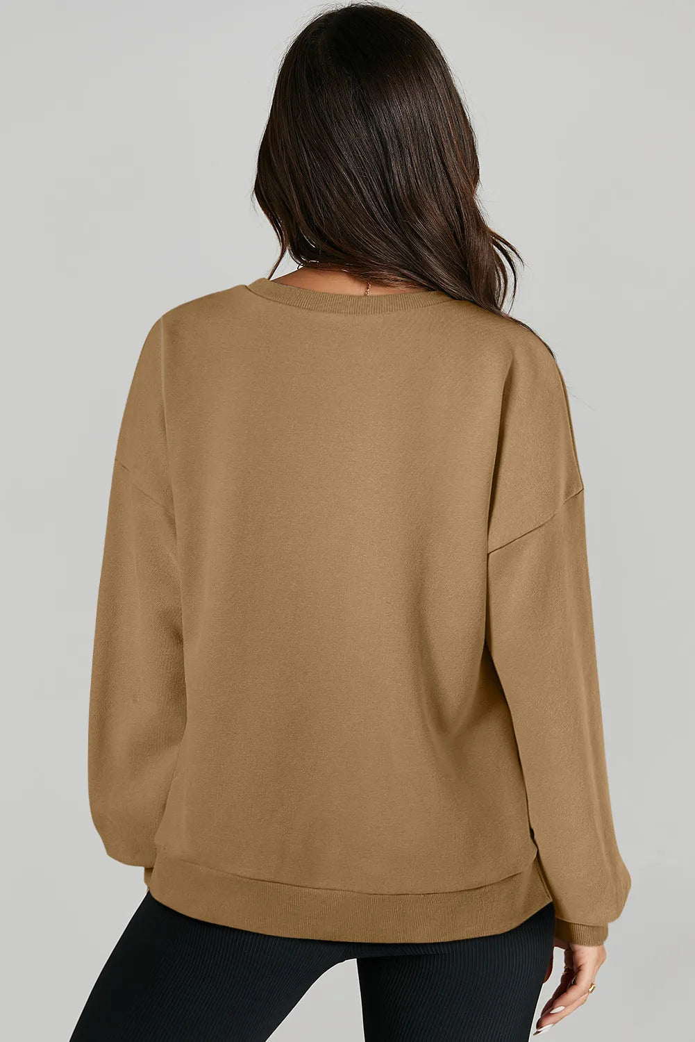 Claudia | Long-sleeved sweatshirt with a high, low crew neck