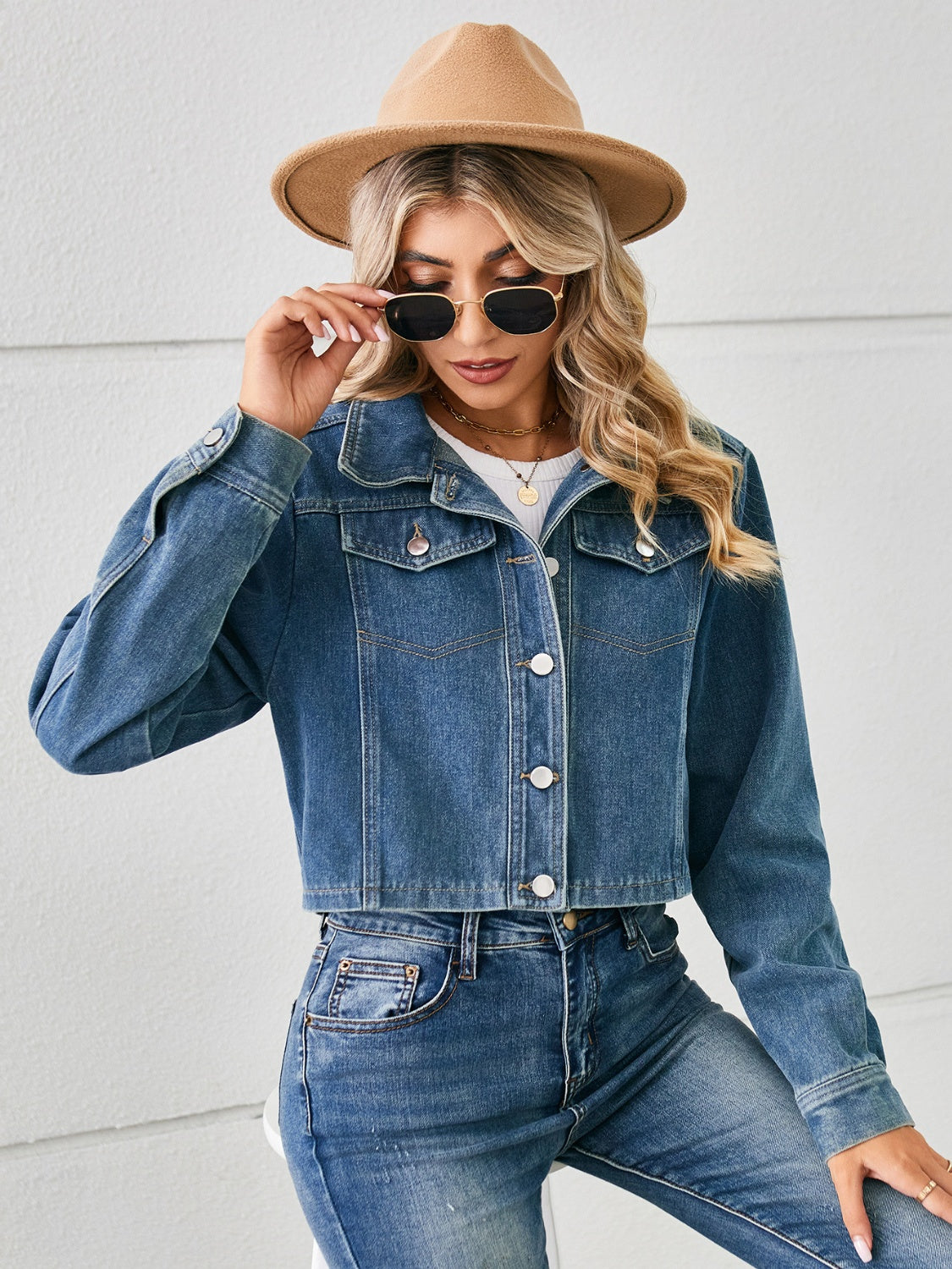 Regina | Buttoned, long-sleeved denim jacket