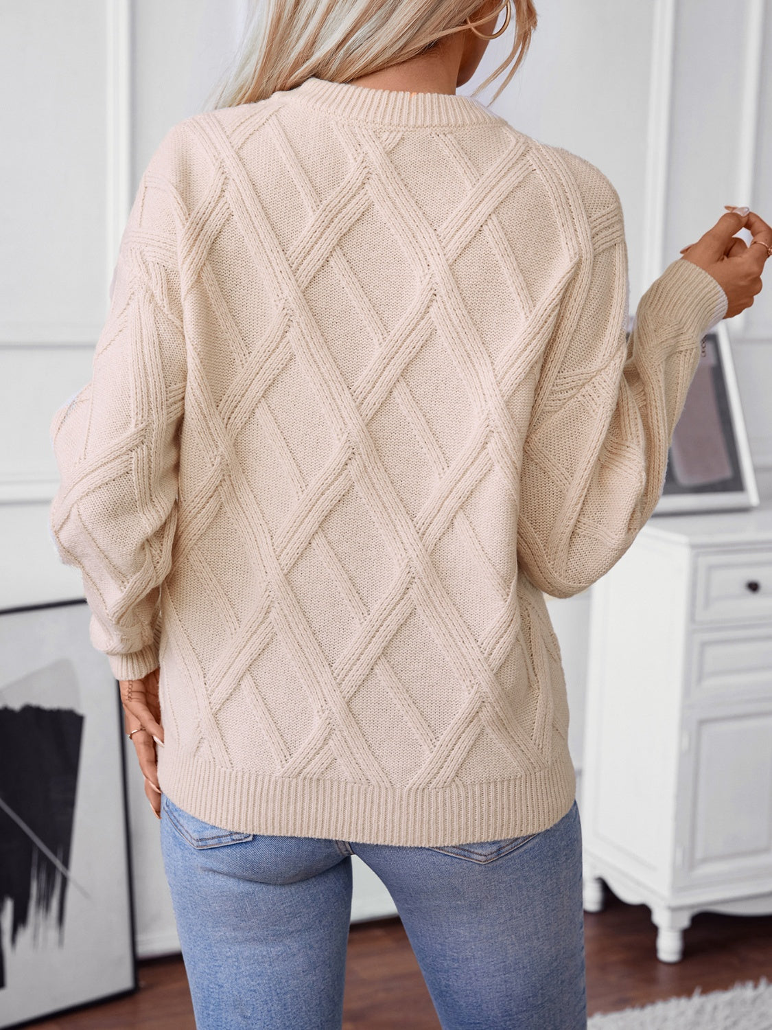 Kristin | Long-sleeved sweater with a geometric crew neck