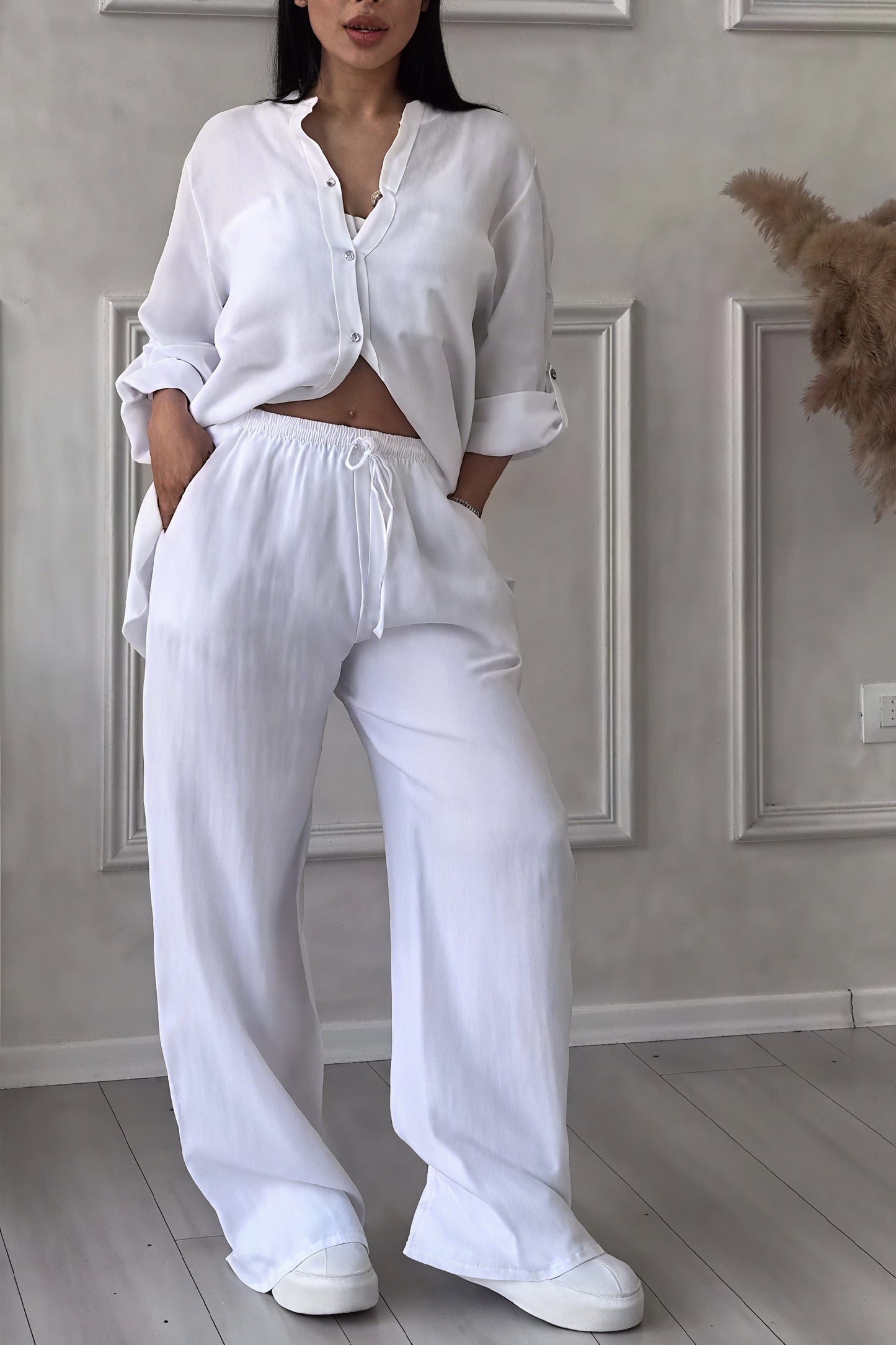 Regina | Timeless Ensemble: Style and Comfort Combined