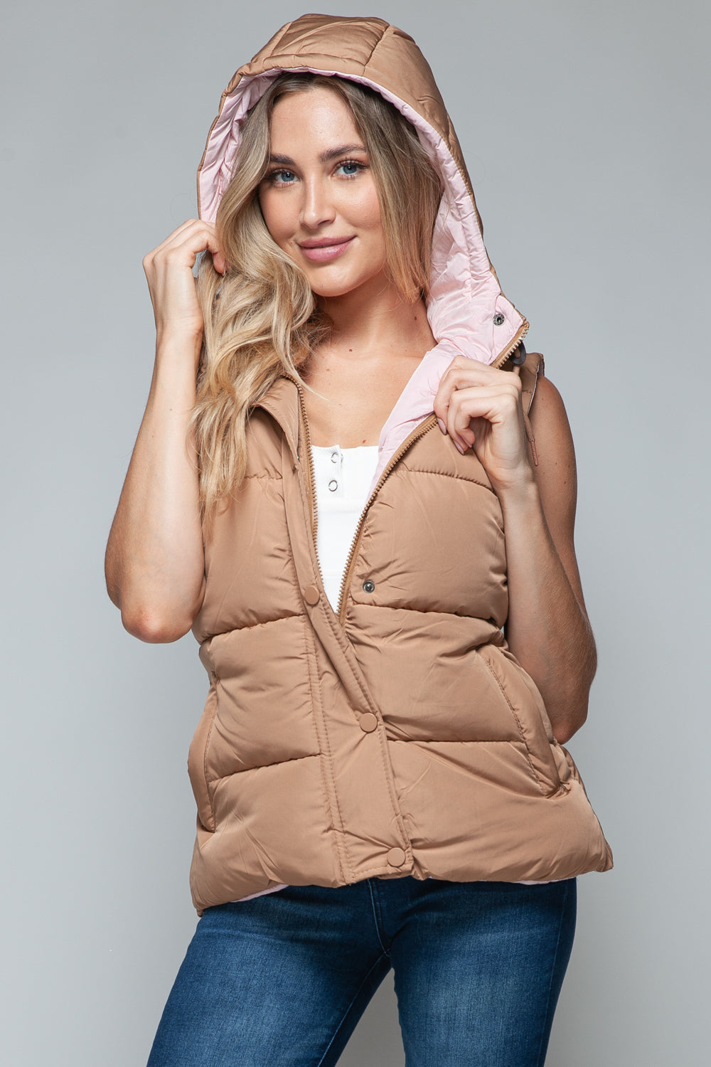Nuria | Snobbish hooded vest with snap and zip fastening