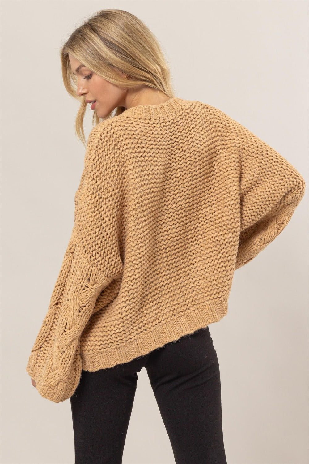 Merced | Cable knit V-neck sweater