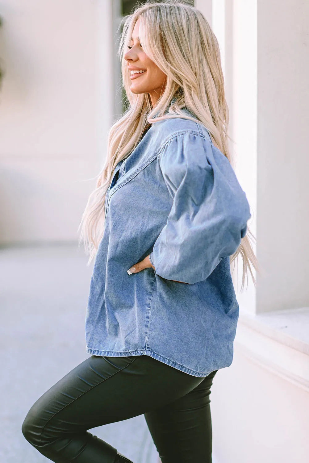 Linda | Denim top with collar and lantern sleeves