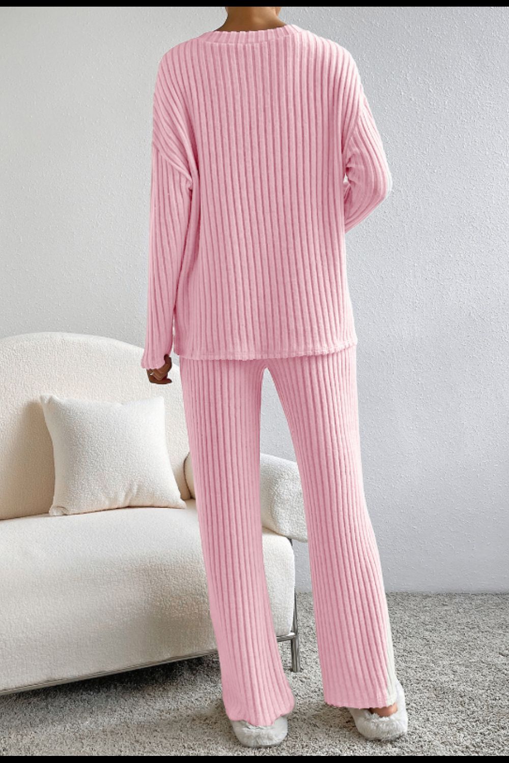 Xochitl | Lounge set consisting of a ribbed V-neck top and trousers