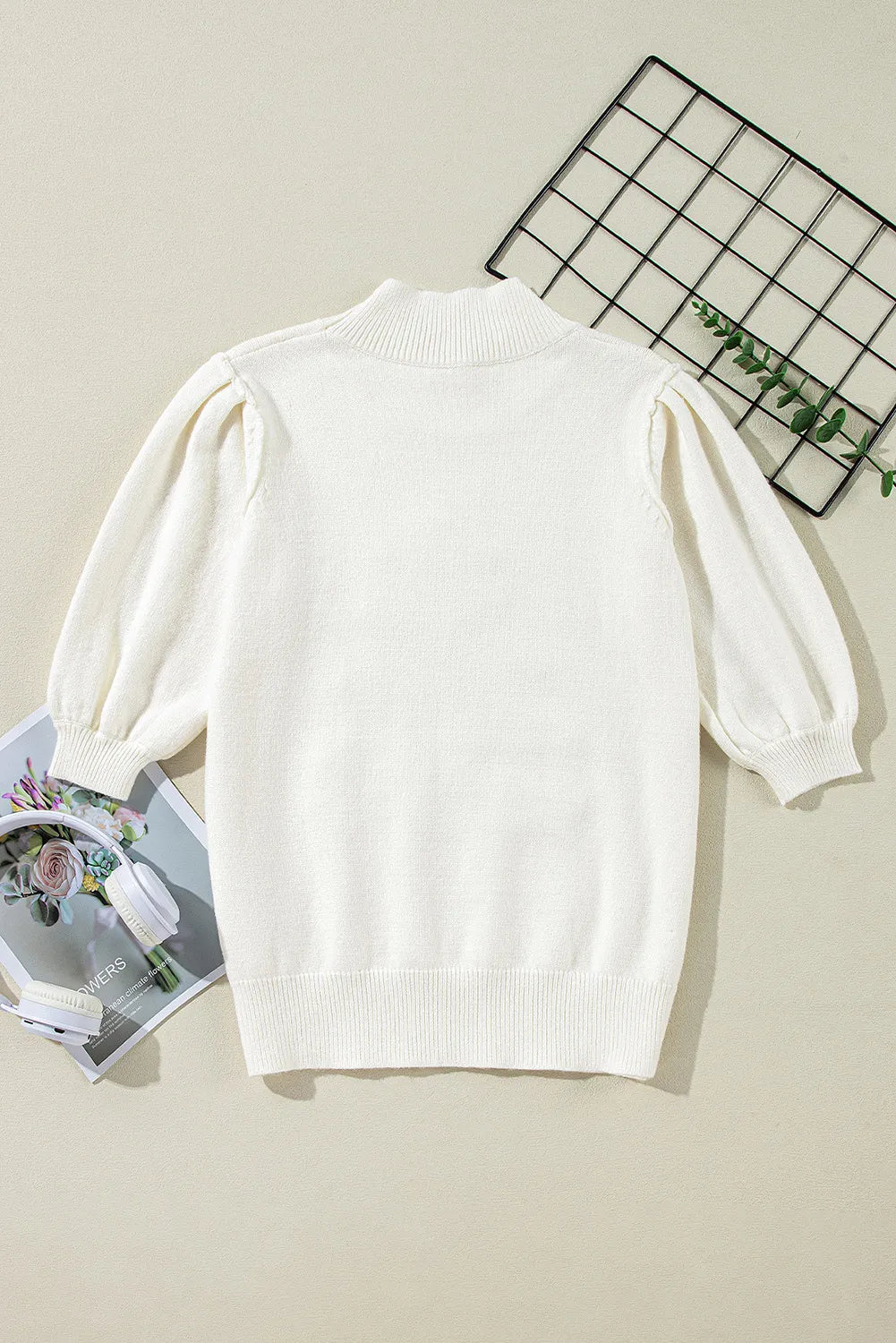 Blanca | Short-sleeved sweater with sequins and stand-up collar