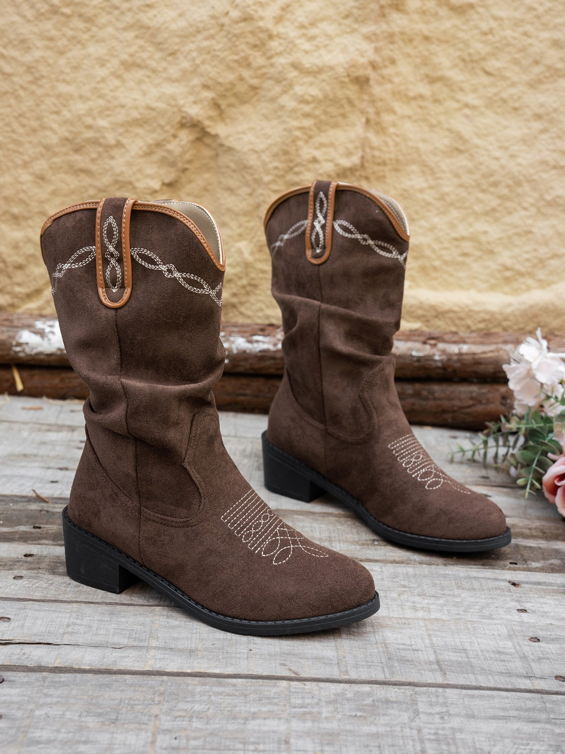 Dagny | Embroidered pointed toe boots with block heel