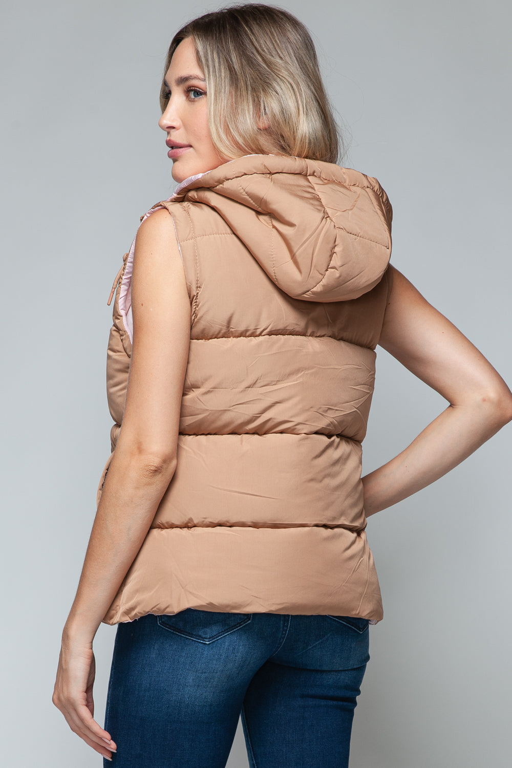 Nuria | Snobbish hooded vest with snap and zip fastening