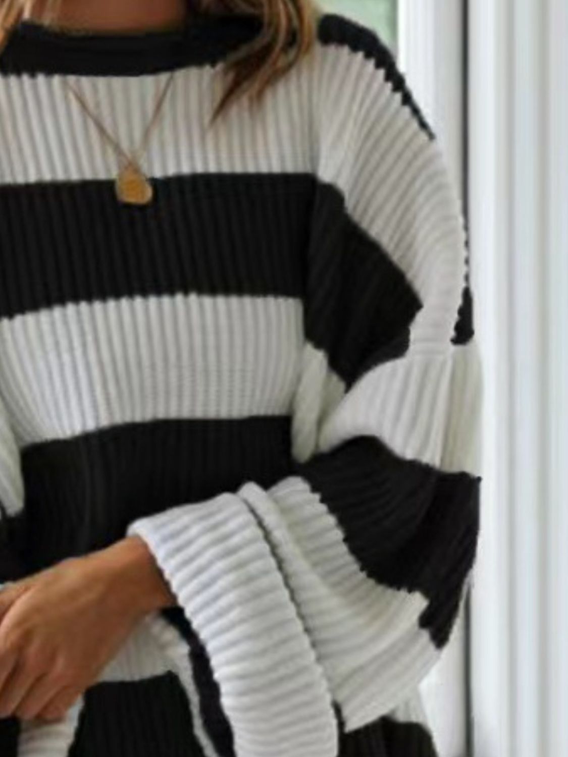 Tania | Crew neck sweater with long sleeves