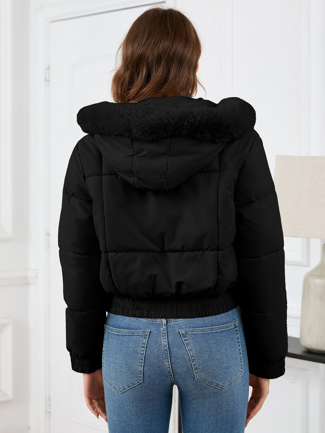 Eleonora | Long-sleeved, cropped winter coat with hood and pockets