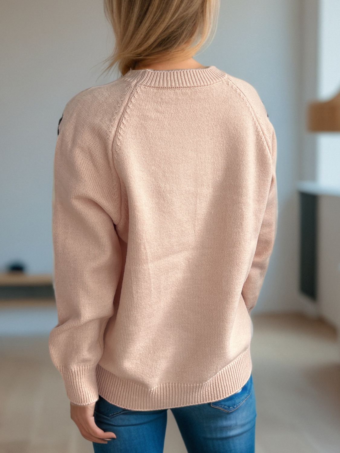 Hana | Floral sweater with a crew neck and raglan sleeves