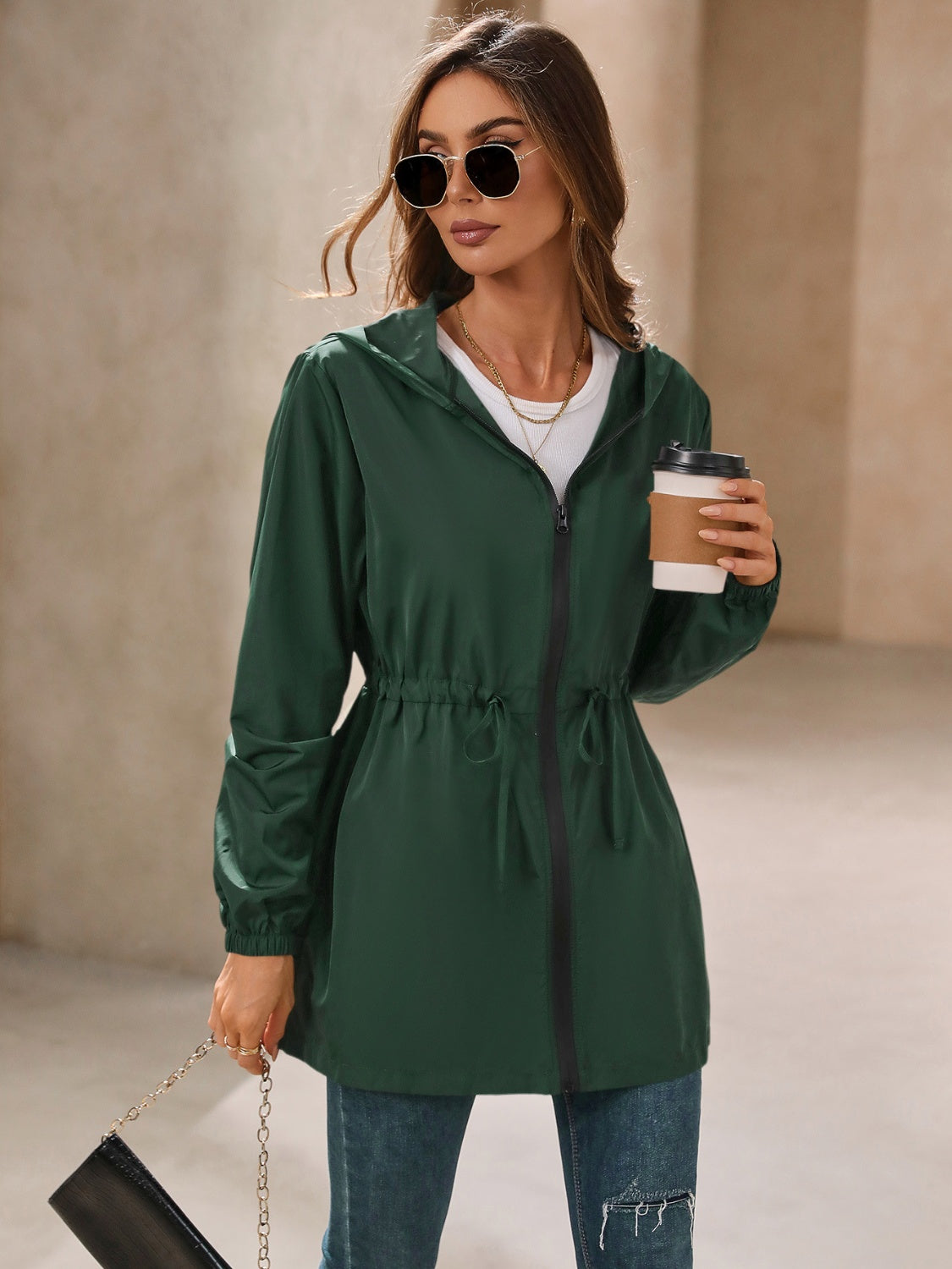 Elvira | Waterproof, long-sleeved outdoor windbreaker with hood
