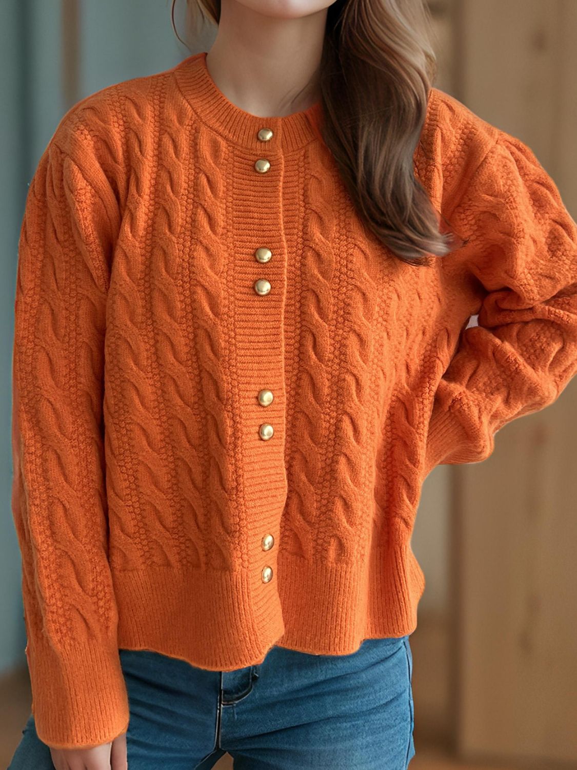 Cristina | Cable knit cardigan with a crew neck and long sleeves